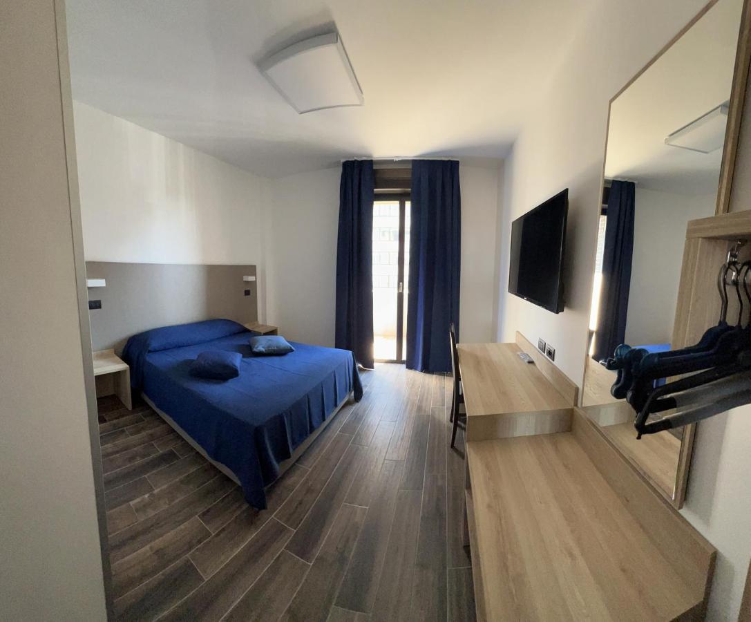 Tiby Hotel Modena Buitenkant foto