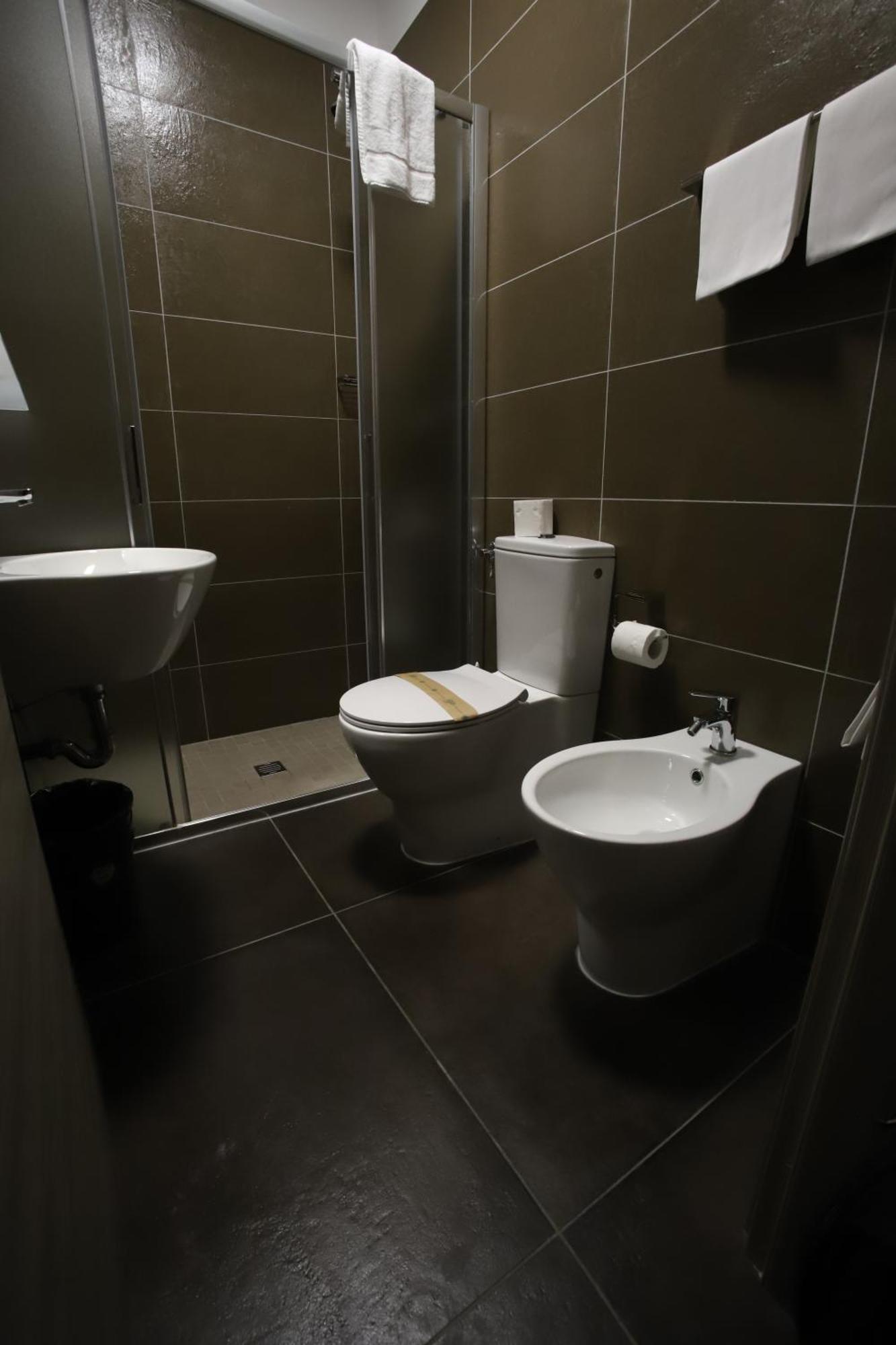 Tiby Hotel Modena Buitenkant foto