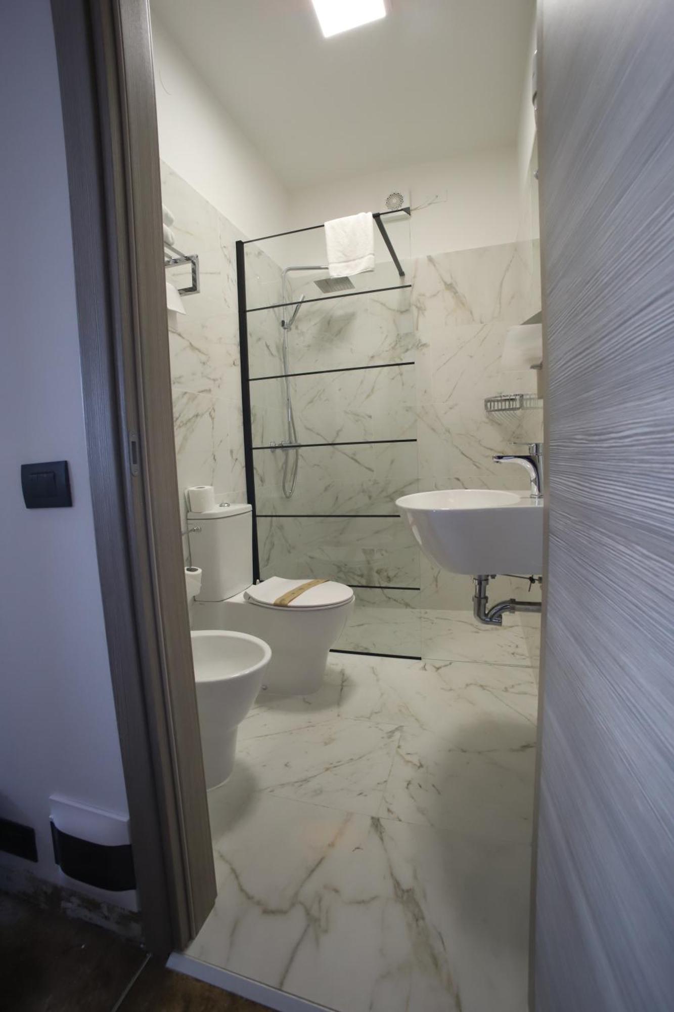 Tiby Hotel Modena Buitenkant foto
