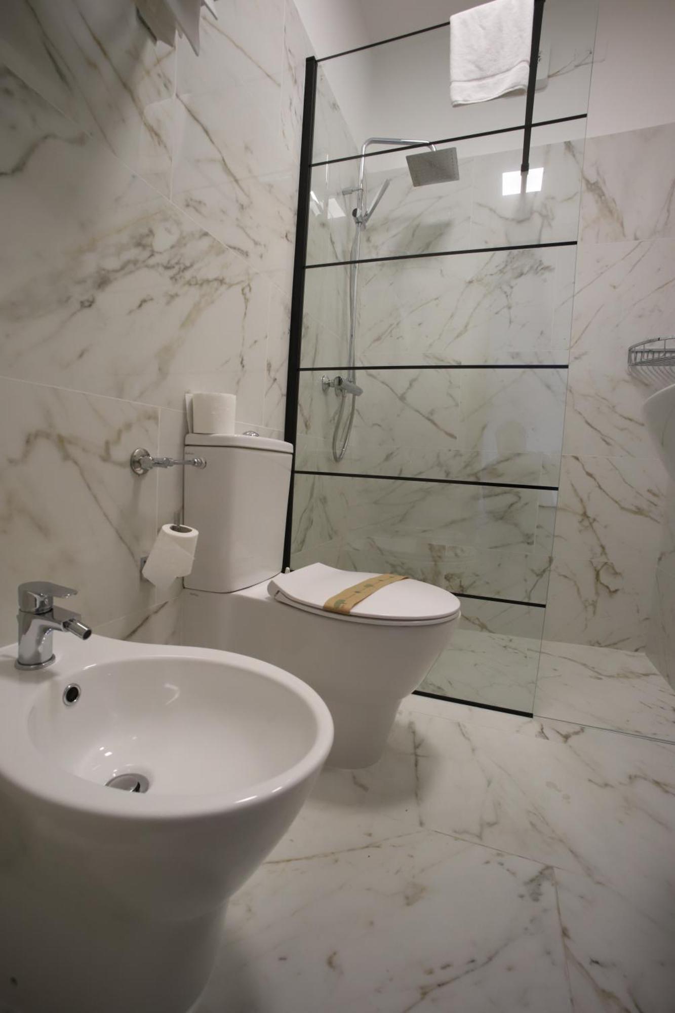 Tiby Hotel Modena Buitenkant foto