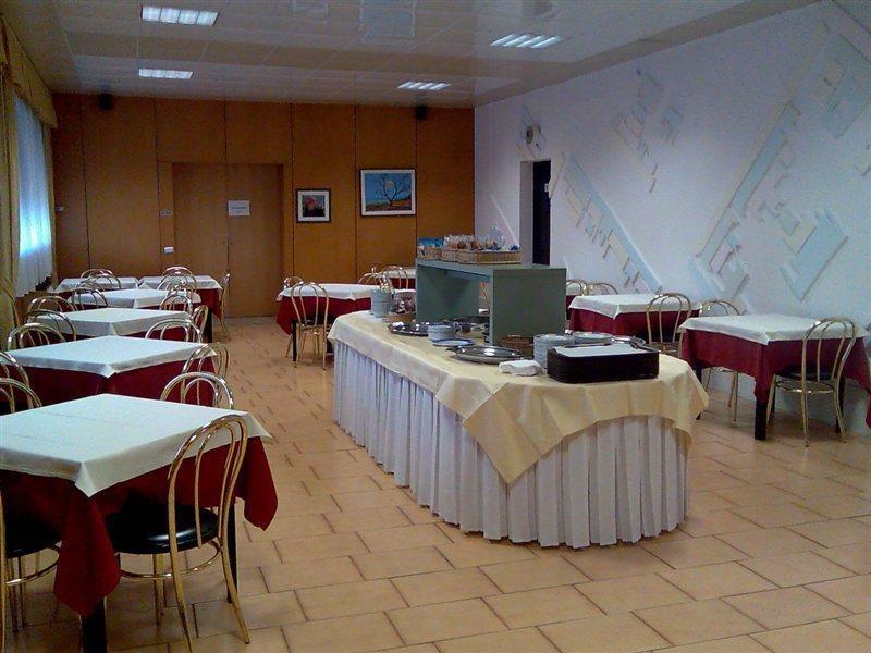 Tiby Hotel Modena Buitenkant foto